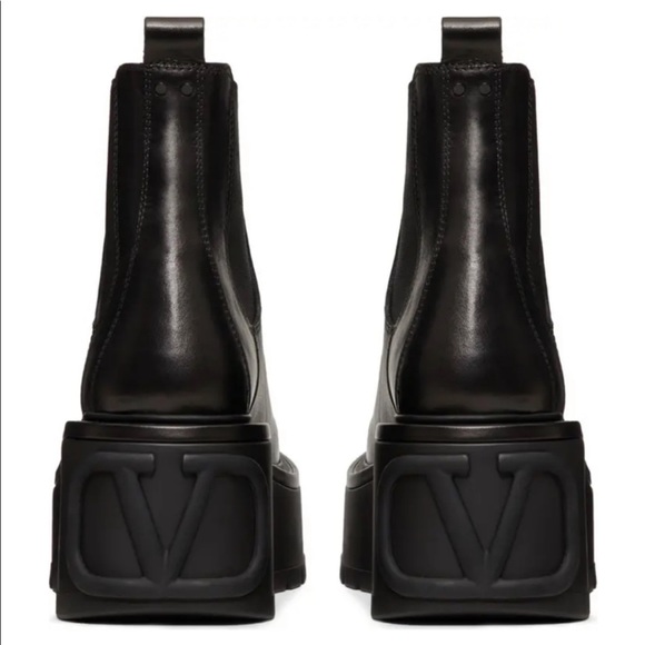 Valentino Shoes - Valentino Garavani Platform Ankle Boot 10/40😍